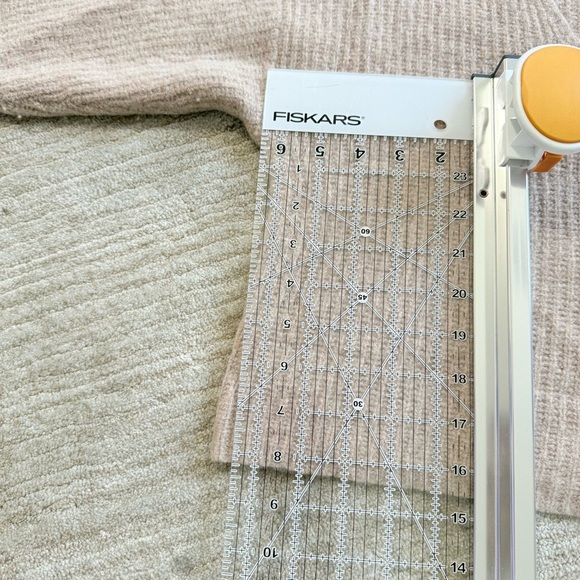 Aritzia babaton mondo sweater. Lightweight non-itchy Merino wool. Size X-Small - Picture 10 of 11